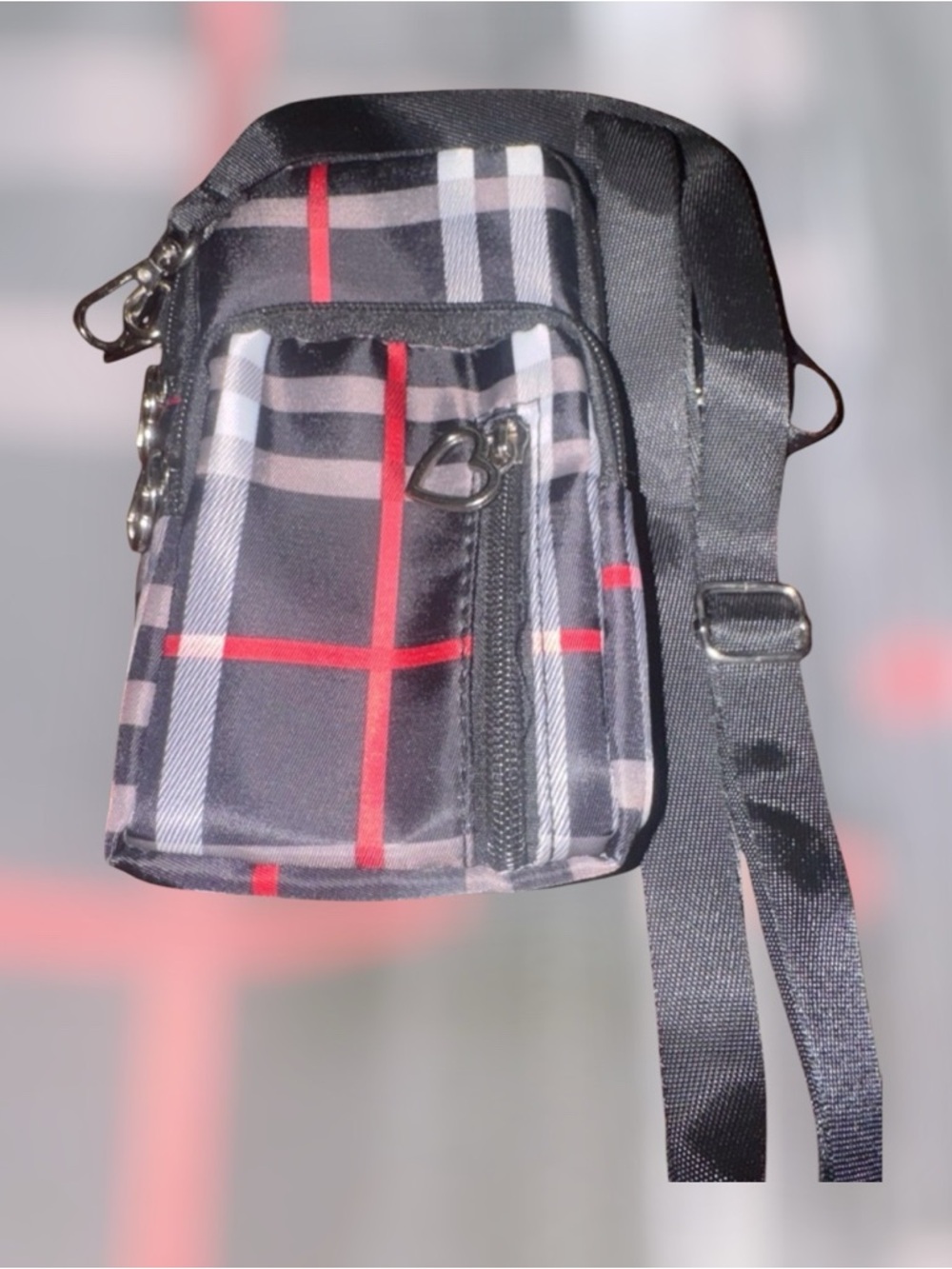 Women’s Plaid Travel Pouch - Black & Red